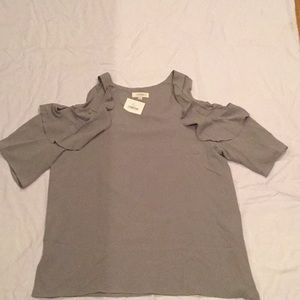 NWT Umgee XL Gray Ruffle Sleeve Top